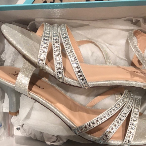 L Lorraine Shoes - Silver L Lorraine Shows